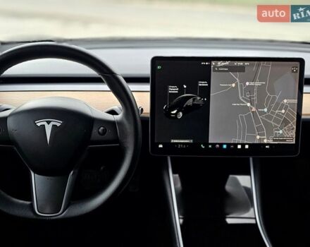 Чорний Тесла Модель 3, об'ємом двигуна 0 л та пробігом 125 тис. км за 17899 $, фото 33 на Automoto.ua