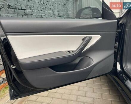 Чорний Тесла Модель 3, об'ємом двигуна 0 л та пробігом 30 тис. км за 24900 $, фото 7 на Automoto.ua