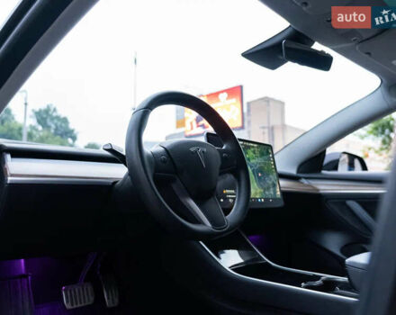 Тесла Модель 3 2020 у Одесі на Automoto.ua Чорний Тесла Модель 3, об'ємом двигуна 0 л та пробігом 134 тис. км за 13000 $, фото 8 на Automoto.ua