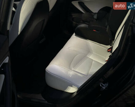 Чорний Тесла Модель 3, об'ємом двигуна 0 л та пробігом 120 тис. км за 13999 $, фото 9 на Automoto.ua