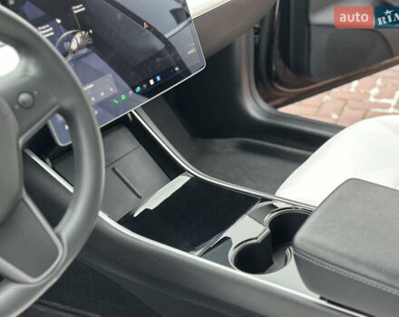 Черный Тесла Модель 3, объемом двигателя 0 л и пробегом 119 тыс. км за 15200 $, фото 20 на Automoto.ua