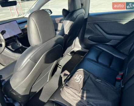 Чорний Тесла Модель 3, об'ємом двигуна 0 л та пробігом 120 тис. км за 17000 $, фото 10 на Automoto.ua