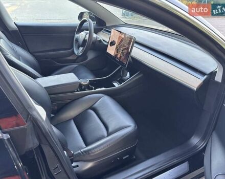Чорний Тесла Модель 3, об'ємом двигуна 0 л та пробігом 120 тис. км за 15999 $, фото 2 на Automoto.ua