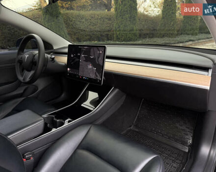 Чорний Тесла Модель 3, об'ємом двигуна 0 л та пробігом 100 тис. км за 15500 $, фото 44 на Automoto.ua