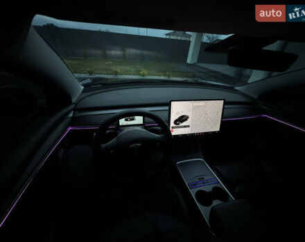 Чорний Тесла Модель 3, об'ємом двигуна 0 л та пробігом 64 тис. км за 22900 $, фото 45 на Automoto.ua