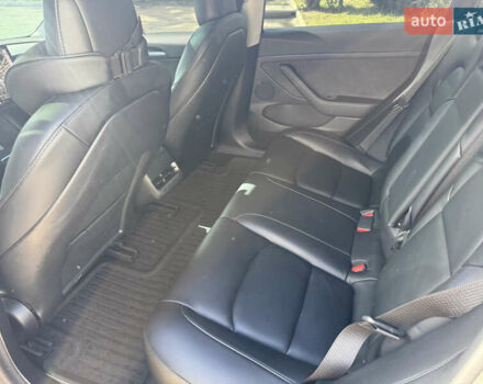 Чорний Тесла Модель 3, об'ємом двигуна 0 л та пробігом 64 тис. км за 22900 $, фото 14 на Automoto.ua