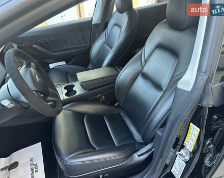 Черный Тесла Модель 3, объемом двигателя 0 л и пробегом 140 тыс. км за 22500 $, фото 10 на Automoto.ua