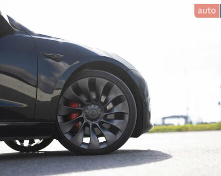 Чорний Тесла Модель 3, об'ємом двигуна 0 л та пробігом 37 тис. км за 24499 $, фото 4 на Automoto.ua