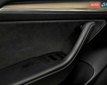 Чорний Тесла Модель 3, об'ємом двигуна 0 л та пробігом 40 тис. км за 21999 $, фото 8 на Automoto.ua