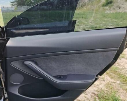 Чорний Тесла Модель 3, об'ємом двигуна 0 л та пробігом 77 тис. км за 16700 $, фото 12 на Automoto.ua