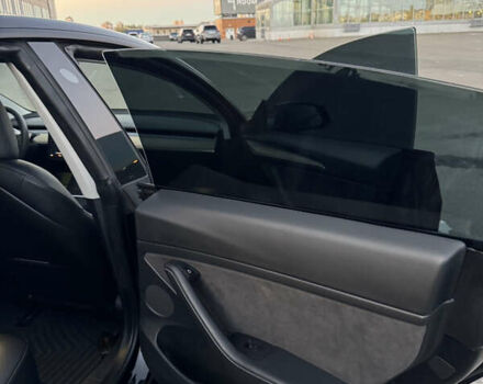 Черный Тесла Модель 3, объемом двигателя 0 л и пробегом 90 тыс. км за 24000 $, фото 16 на Automoto.ua