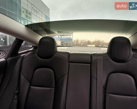 Чорний Тесла Модель 3, об'ємом двигуна 0 л та пробігом 90 тис. км за 23500 $, фото 15 на Automoto.ua