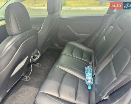 Чорний Тесла Модель 3, об'ємом двигуна 0 л та пробігом 82 тис. км за 19999 $, фото 20 на Automoto.ua