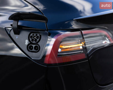 Чорний Тесла Модель 3, об'ємом двигуна 0 л та пробігом 37 тис. км за 24499 $, фото 2 на Automoto.ua