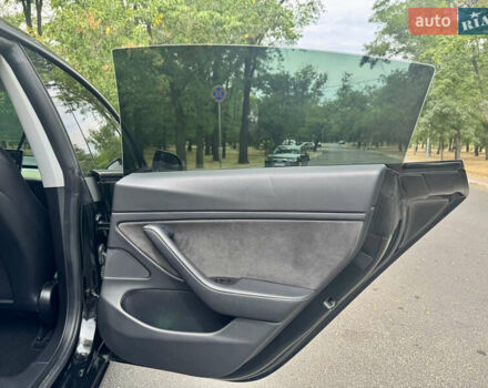 Чорний Тесла Модель 3, об'ємом двигуна 0 л та пробігом 82 тис. км за 19999 $, фото 22 на Automoto.ua