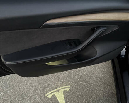 Черный Тесла Модель 3, объемом двигателя 0 л и пробегом 90 тыс. км за 24000 $, фото 13 на Automoto.ua