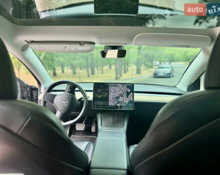 Чорний Тесла Модель 3, об'ємом двигуна 0 л та пробігом 82 тис. км за 19999 $, фото 16 на Automoto.ua