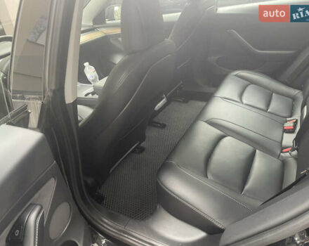 Чорний Тесла Модель 3, об'ємом двигуна 0 л та пробігом 85 тис. км за 19300 $, фото 17 на Automoto.ua