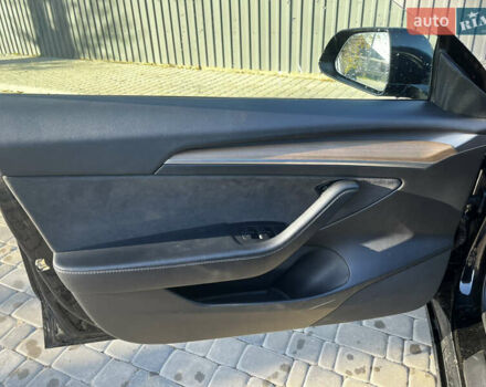 Тесла Модель 3 2021 у Буче на Automoto.ua Чорний Тесла Модель 3, об'ємом двигуна 0 л та пробігом 85 тис. км за 18500 $, фото 7 на Automoto.ua