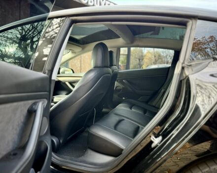 Чорний Тесла Модель 3, об'ємом двигуна 0 л та пробігом 81 тис. км за 19999 $, фото 11 на Automoto.ua