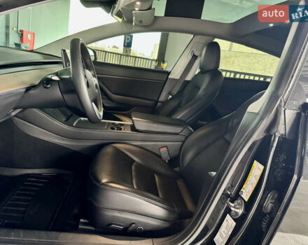 Черный Тесла Модель 3, объемом двигателя 0 л и пробегом 56 тыс. км за 22500 $, фото 7 на Automoto.ua