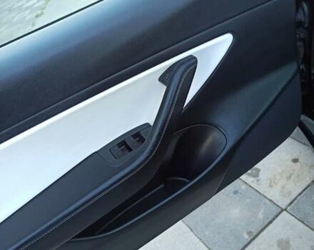 Чорний Тесла Модель 3, об'ємом двигуна 0 л та пробігом 89 тис. км за 19800 $, фото 11 на Automoto.ua