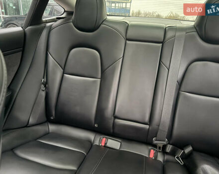 Чорний Тесла Модель 3, об'ємом двигуна 0 л та пробігом 90 тис. км за 23500 $, фото 14 на Automoto.ua