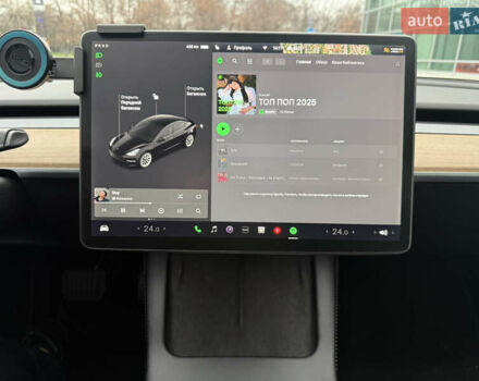 Чорний Тесла Модель 3, об'ємом двигуна 0 л та пробігом 90 тис. км за 23500 $, фото 12 на Automoto.ua