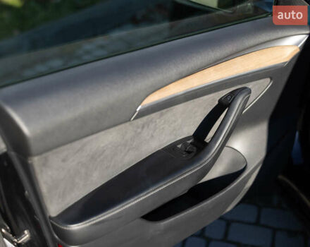 Черный Тесла Модель 3, объемом двигателя 0 л и пробегом 37 тыс. км за 25300 $, фото 13 на Automoto.ua