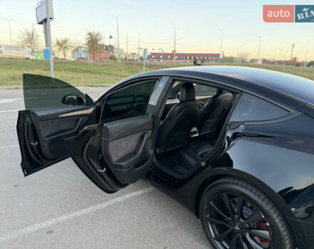 Тесла Модель 3 2021 у Києві на Automoto.ua Чорний Тесла Модель 3, об'ємом двигуна 0 л та пробігом 57 тис. км за 22000 $, фото 15 на Automoto.ua
