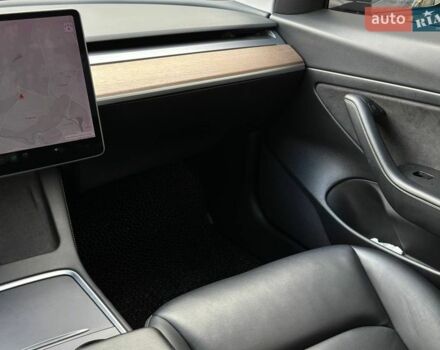 Черный Тесла Модель 3, объемом двигателя 0 л и пробегом 68 тыс. км за 17900 $, фото 13 на Automoto.ua