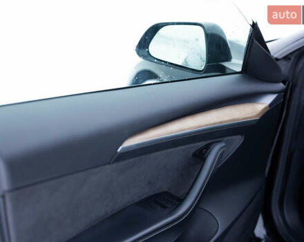 Чорний Тесла Модель 3, об'ємом двигуна 0 л та пробігом 40 тис. км за 23999 $, фото 20 на Automoto.ua