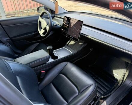 Черный Тесла Модель 3, объемом двигателя 0 л и пробегом 59 тыс. км за 19950 $, фото 7 на Automoto.ua