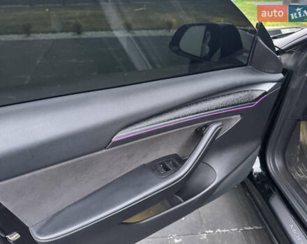 Чорний Тесла Модель 3, об'ємом двигуна 0 л та пробігом 64 тис. км за 22900 $, фото 52 на Automoto.ua