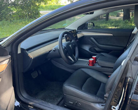 Чорний Тесла Модель 3, об'ємом двигуна 0 л та пробігом 54 тис. км за 19900 $, фото 5 на Automoto.ua