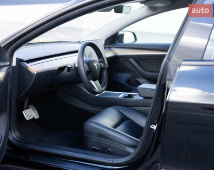 Чорний Тесла Модель 3, об'ємом двигуна 0 л та пробігом 37 тис. км за 24499 $, фото 28 на Automoto.ua