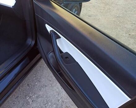 Чорний Тесла Модель 3, об'ємом двигуна 0 л та пробігом 89 тис. км за 19800 $, фото 15 на Automoto.ua