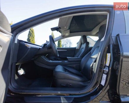 Черный Тесла Модель 3, объемом двигателя 0 л и пробегом 37 тыс. км за 25300 $, фото 9 на Automoto.ua