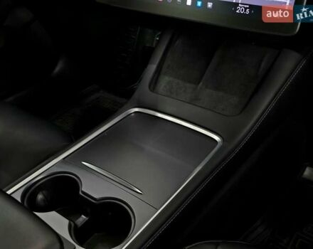 Чорний Тесла Модель 3, об'ємом двигуна 0 л та пробігом 40 тис. км за 21999 $, фото 24 на Automoto.ua