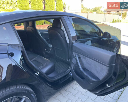 Чорний Тесла Модель 3, об'ємом двигуна 0 л та пробігом 68 тис. км за 21200 $, фото 29 на Automoto.ua