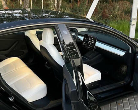 Чорний Тесла Модель 3, об'ємом двигуна 0 л та пробігом 126 тис. км за 23999 $, фото 13 на Automoto.ua