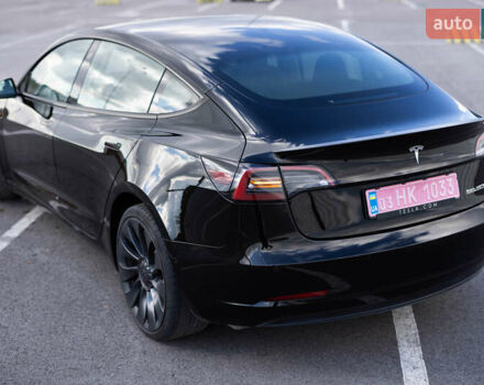 Тесла Модель 3 2021 в Львове на Automoto.ua Черный Тесла Модель 3, объемом двигателя 0 л и пробегом 35 тыс. км за 25499 $, фото 2 на Automoto.ua