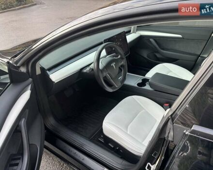 Черный Тесла Модель 3, объемом двигателя 0 л и пробегом 54 тыс. км за 20999 $, фото 6 на Automoto.ua