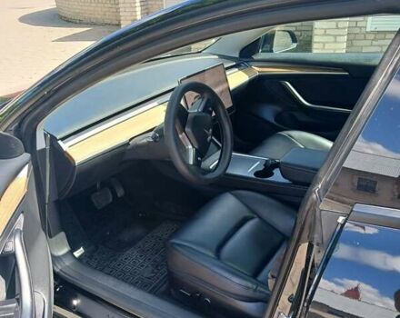 Черный Тесла Модель 3, объемом двигателя 0 л и пробегом 50 тыс. км за 20490 $, фото 3 на Automoto.ua
