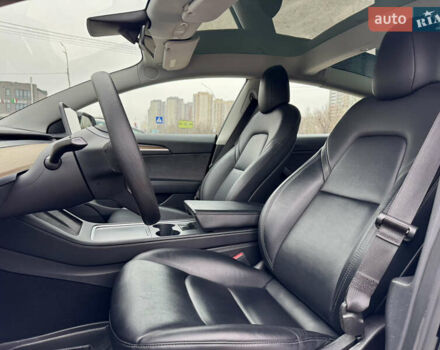 Чорний Тесла Модель 3, об'ємом двигуна 0 л та пробігом 160 тис. км за 17999 $, фото 9 на Automoto.ua