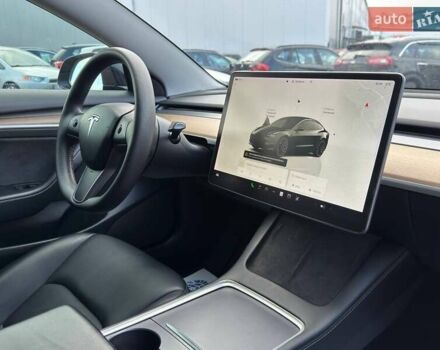 Чорний Тесла Модель 3, об'ємом двигуна 0 л та пробігом 75 тис. км за 27500 $, фото 17 на Automoto.ua