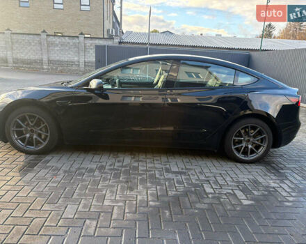 Тесла Модель 3 2022 у Рівному на Automoto.ua Чорний Тесла Модель 3, об'ємом двигуна 0 л та пробігом 78 тис. км за 19800 $, фото 4 на Automoto.ua