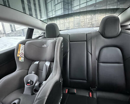 Черный Тесла Модель 3, объемом двигателя 0 л и пробегом 160 тыс. км за 19990 $, фото 22 на Automoto.ua