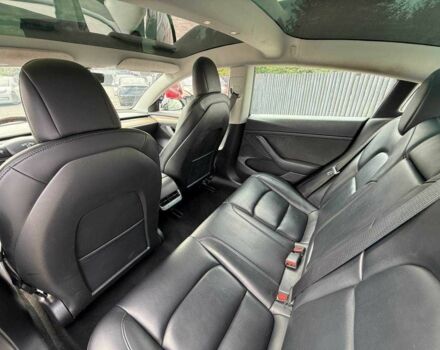 Тесла Модель 3 2022 у Луцьку на Automoto.ua Чорний Тесла Модель 3, об'ємом двигуна 0 л та пробігом 210 тис. км за 13900 $, фото 5 на Automoto.ua