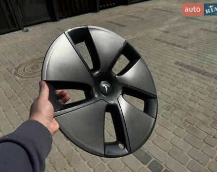 Черный Тесла Модель 3, объемом двигателя 0 л и пробегом 60 тыс. км за 23999 $, фото 29 на Automoto.ua